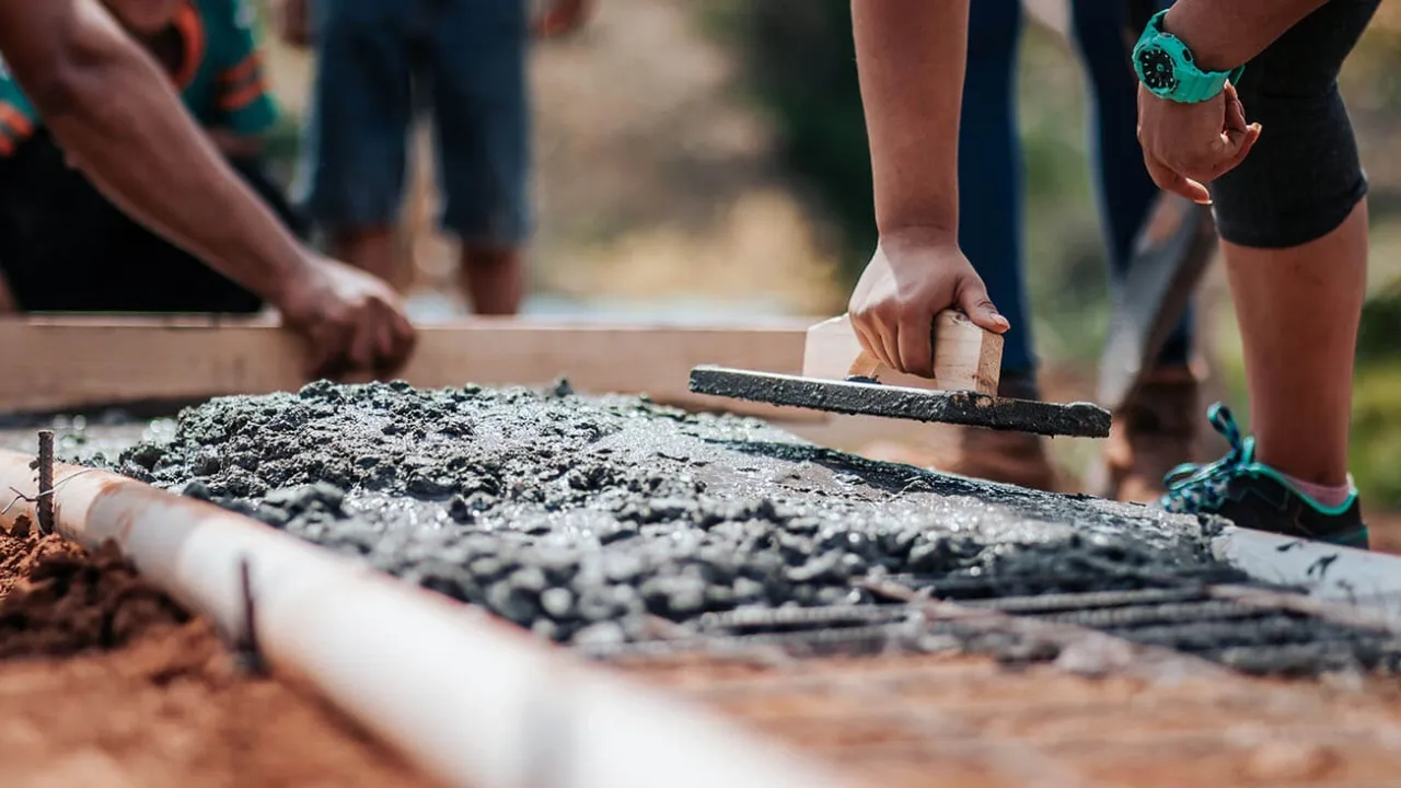 Ile waży m³ cementu? Kluczowe informacje i proporcje do betonu