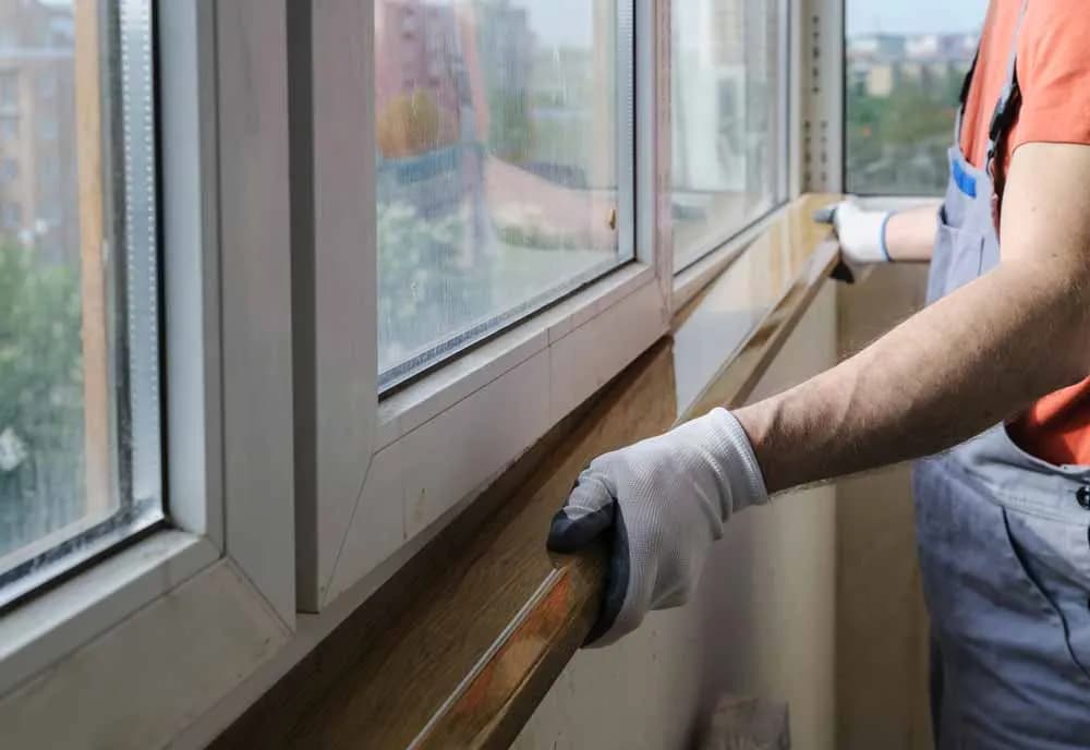 Ile kosztuje montaż parapetów wewnętrznych? Poznaj zaskakujące ceny!