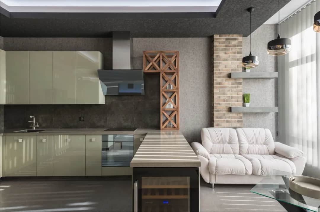 Jak wykorzystać przestrzeń nad szafkami kuchennymi – praktyczne porady i inspiracje