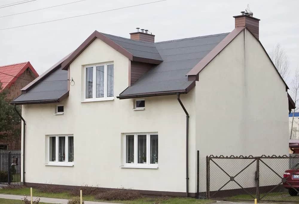 Jaki kolor parapetu zewnętrznego do białych okien wybrać, aby nie żałować?