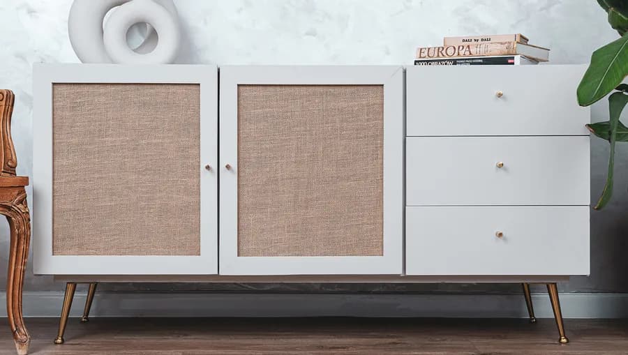 Jak dorobić drzwiczki do szafki - proste kroki, które ułatwią zadanie