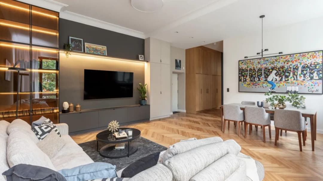 Co na ściany w salonie? Inspiracje i pomysły na dekorację ścian