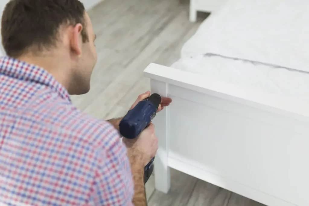 Ile kosztuje montaż mebli? Cennik usług i kluczowe czynniki Ile kosztuje montaż mebli? Cennik usług i kluczowe czynniki