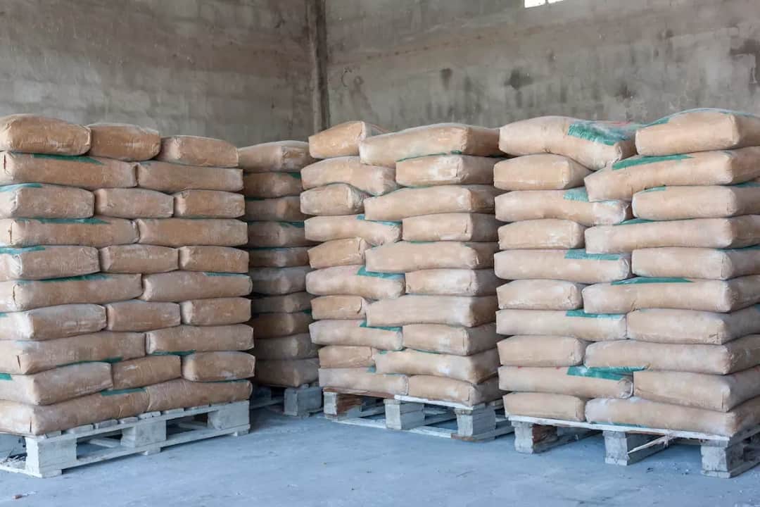 Jaki cement do tynkowania wybrać, aby uniknąć błędów i poprawić jakość?